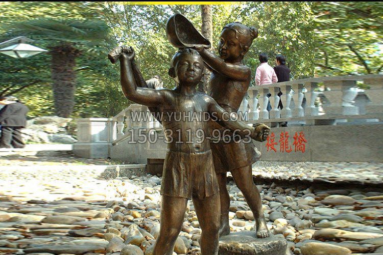 儿童洗澡公园人物铜雕雕塑