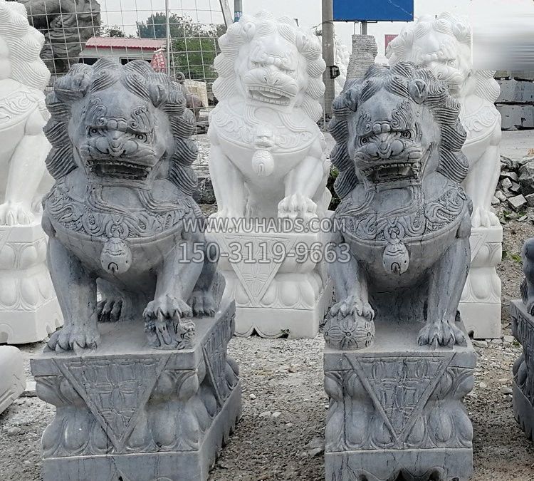 仿古做旧青石雕刻的狮子雕塑