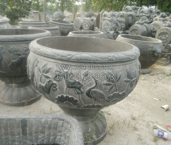 仿古圆形石水缸雕塑