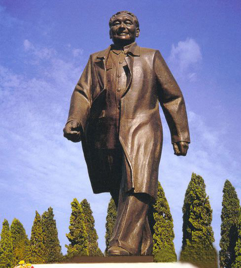 革命家邓小平铜雕雕塑