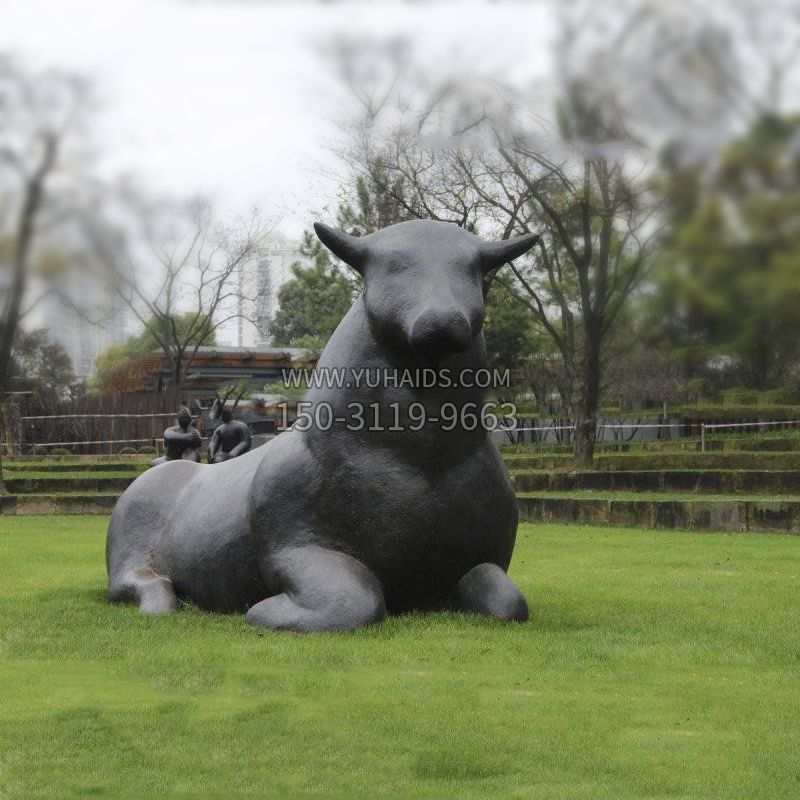 公园草坪铸铜抽象动物牛卧牛雕塑