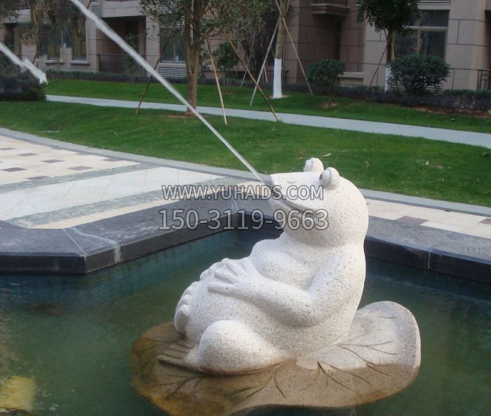 公园景观青蛙喷泉石雕雕塑