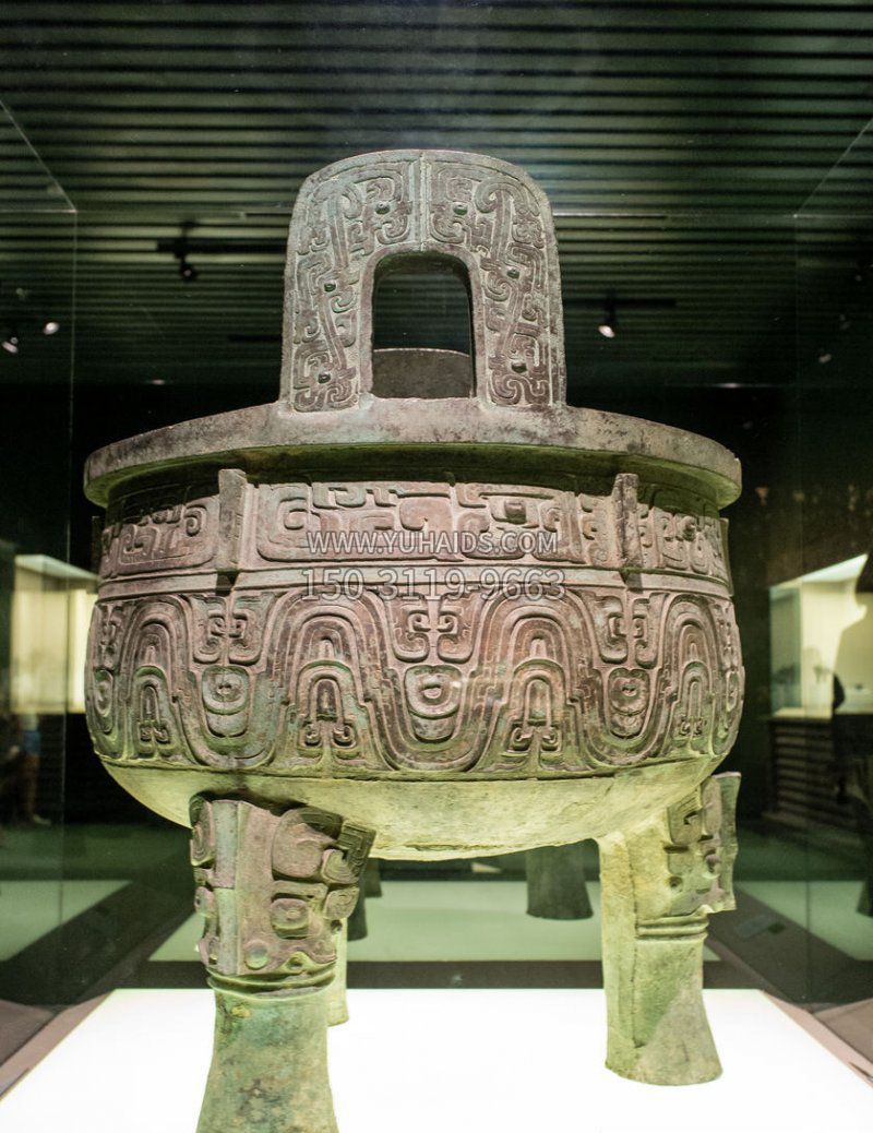 古代青铜鼎三足铜鼎雕塑
