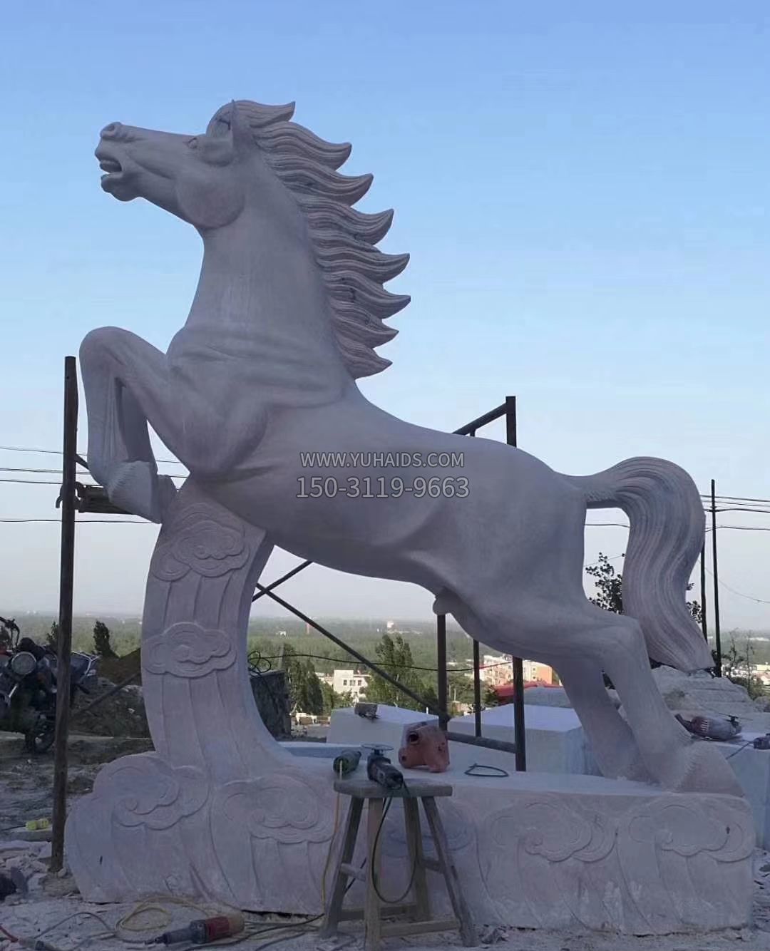 广场马踏祥云石雕雕塑