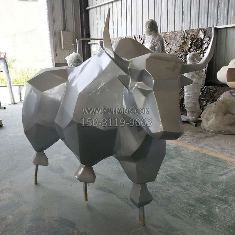 几何块状抽象牛-玻璃钢动物景观雕塑