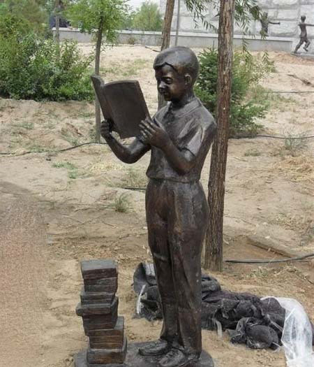 看书的男孩铜雕雕塑