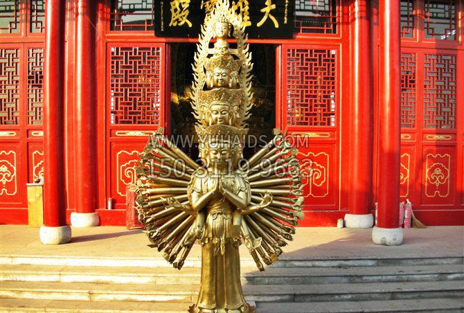 立式铸铜千手观音雕塑