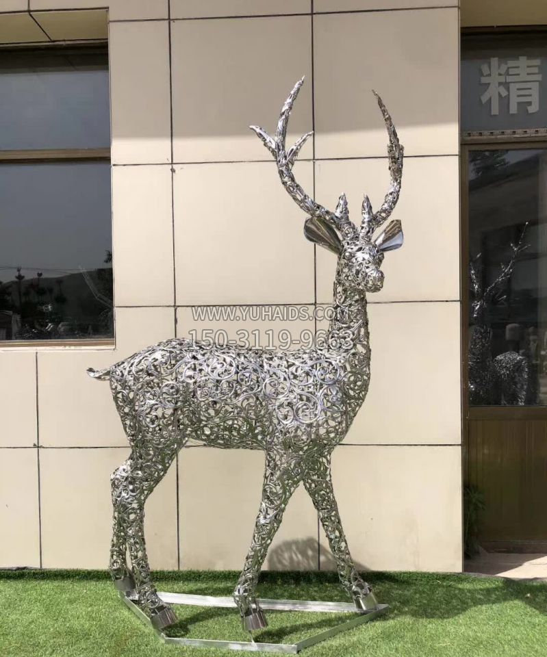 立姿镂空不锈钢鹿雕塑
