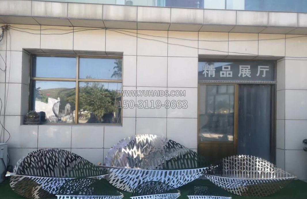 镂空树叶不锈钢雕塑