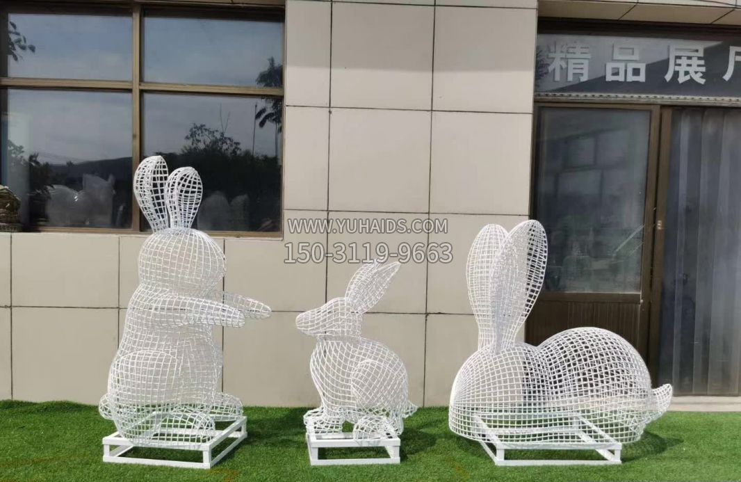 镂空不锈钢兔子雕塑