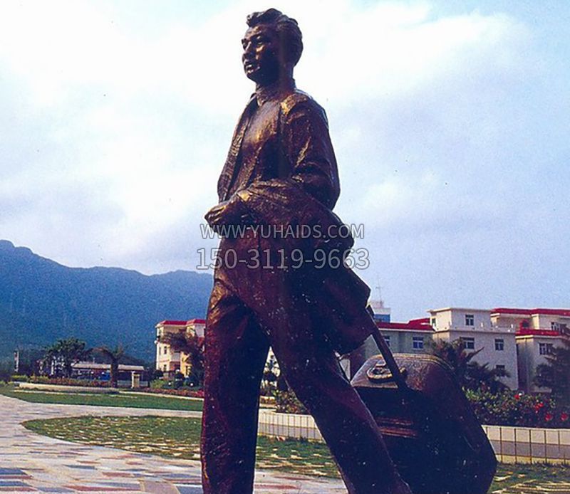 旅客广场人物铜雕雕塑