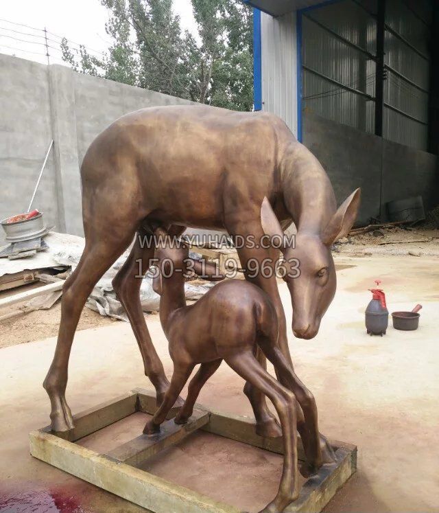 母子鹿公园动物铜雕雕塑