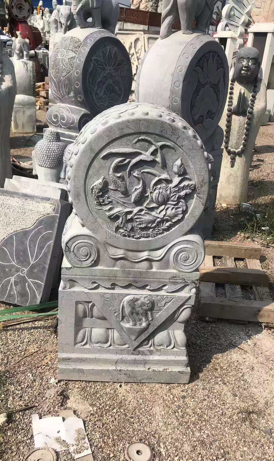 青石石雕孔子像 青石石雕孔子像