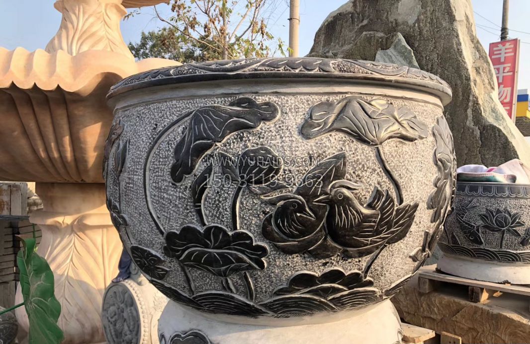 青石仿古荷花浮雕水缸公园景观鱼缸雕塑