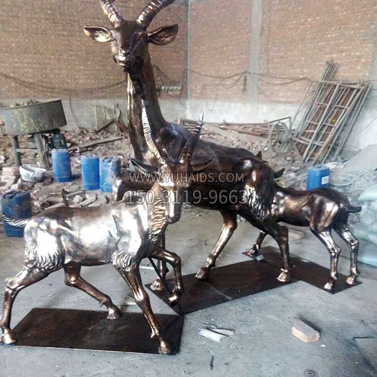 山羊动物铜雕塑