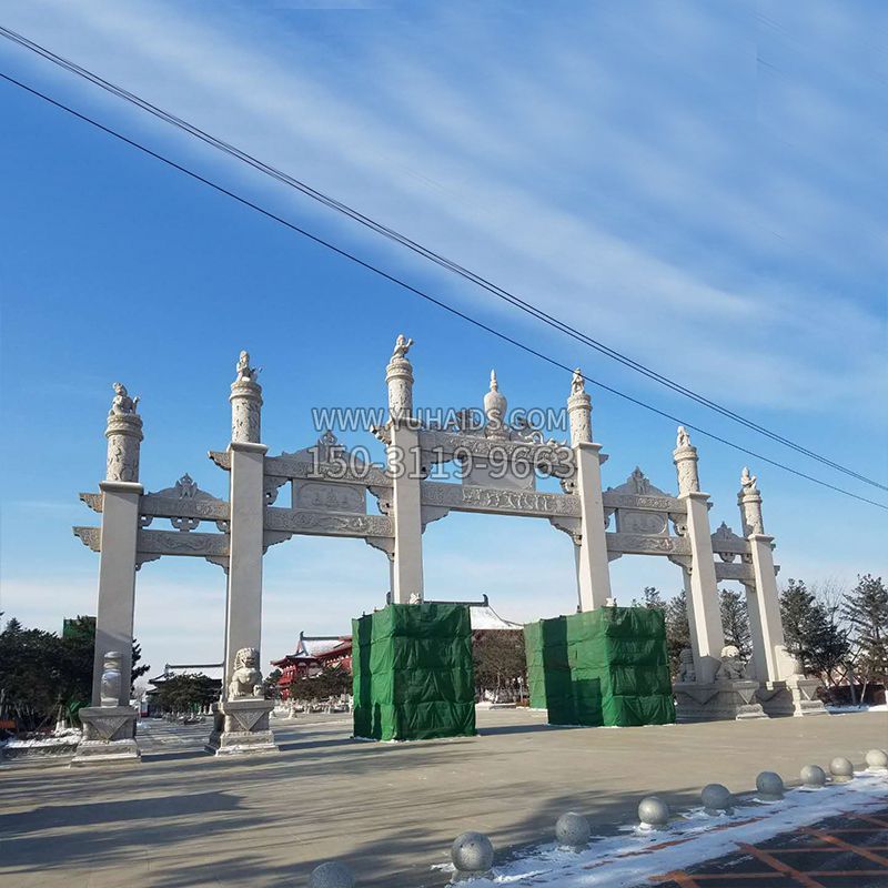 三间四柱五门石牌坊雕塑