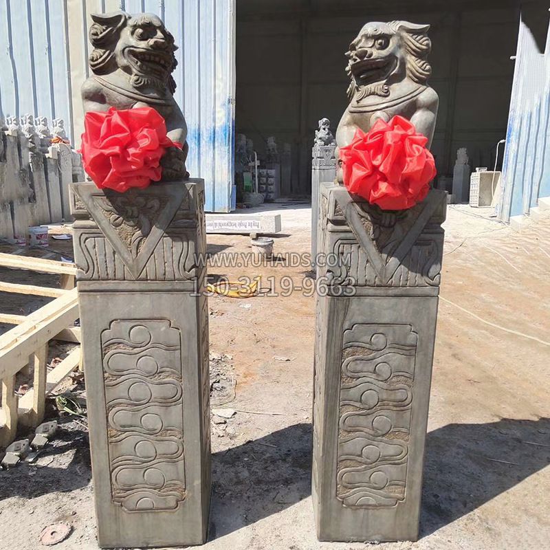 石狮子栓马桩雕塑