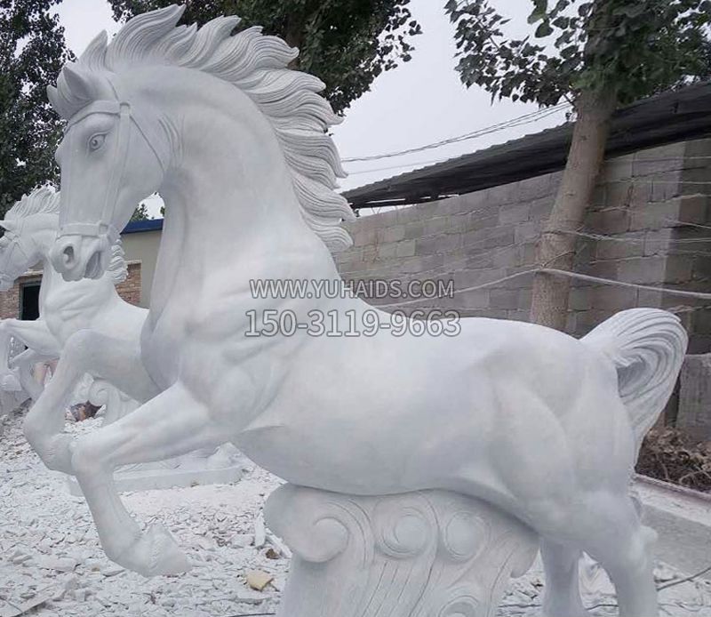 踏浪奔跑的马石雕雕塑