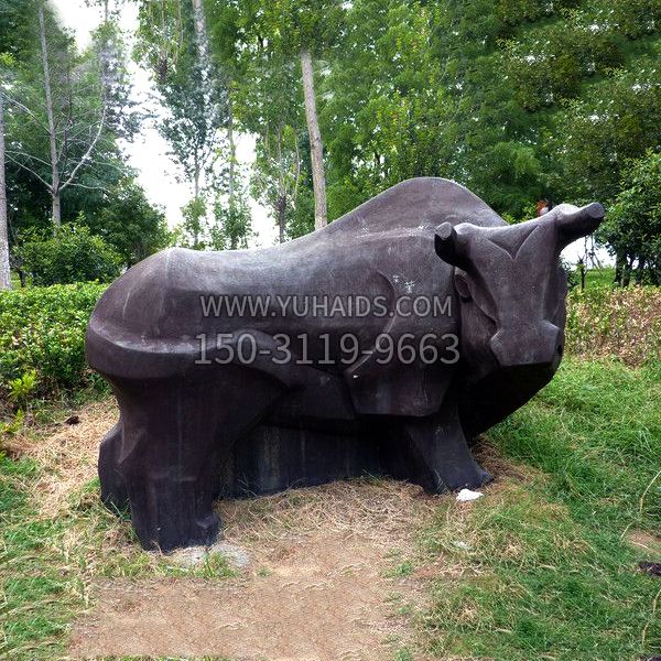 铜雕抽象牛-公园草坪水牛雕塑