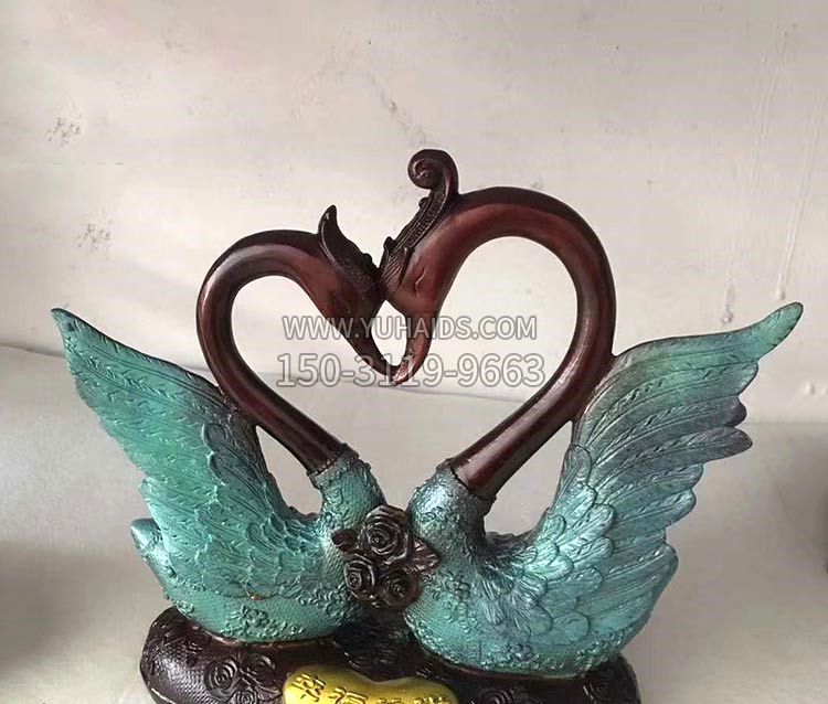 铜雕彩绘天鹅雕塑摆件-爱心、爱情、幸福情侣创意雕塑