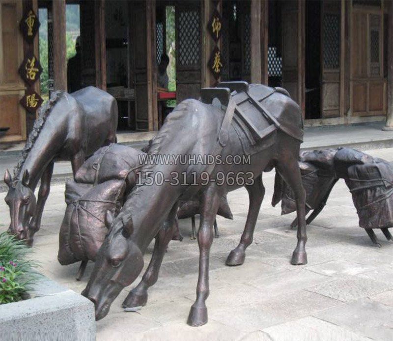 拖行李的马动物铜雕雕塑