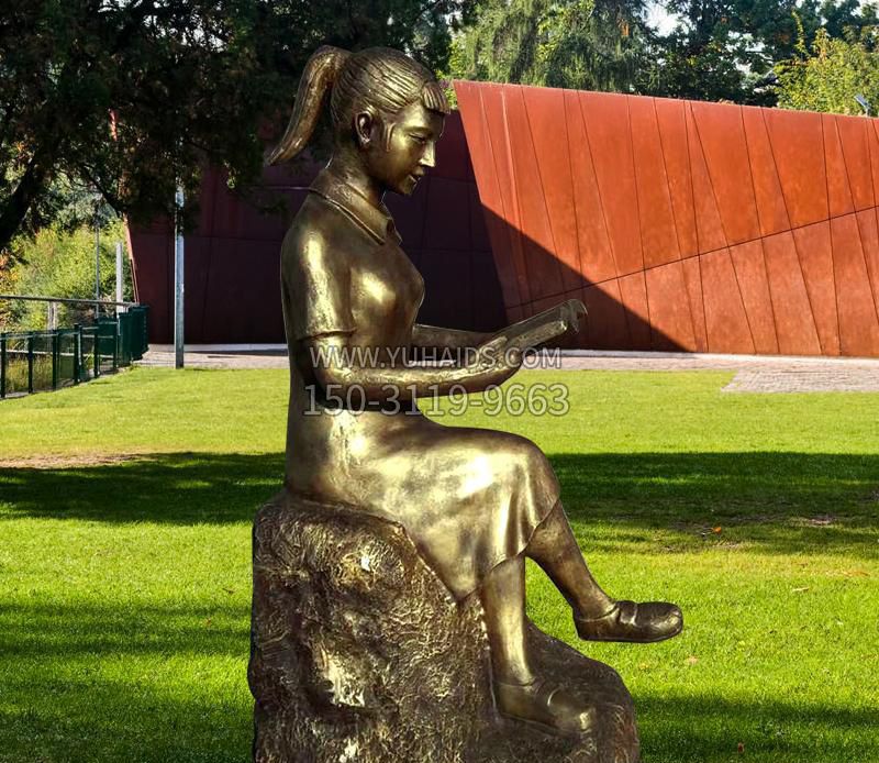 校园看书的女孩铜雕 雕塑