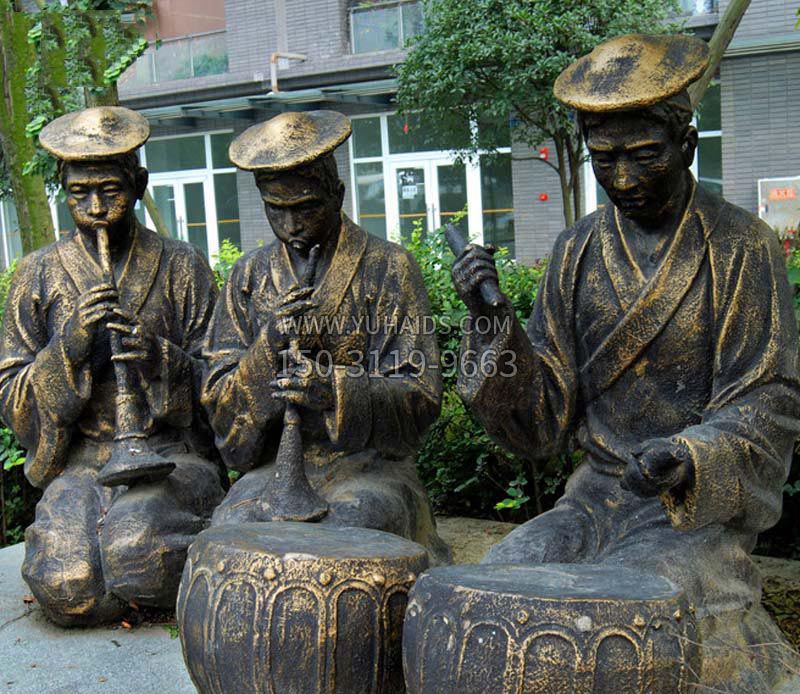 演奏乐器的少数民族人物铜雕雕塑