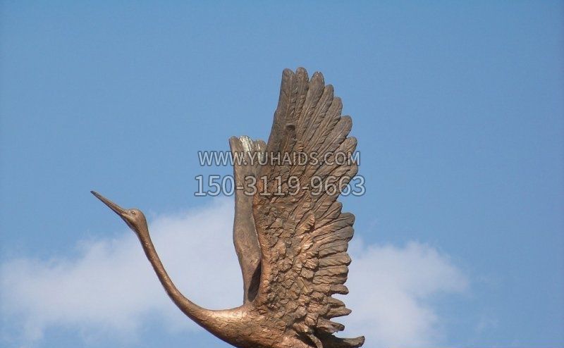 展翅高飞的仙鹤动物铜雕雕塑