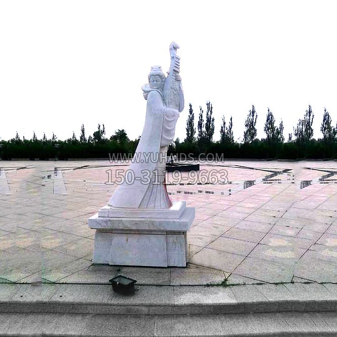 中国古代四大美女之王昭君广场石雕塑