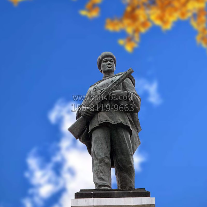 中国著名抗战英雄人物邱少云石雕塑像