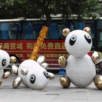 不锈钢城市抽象熊猫雕塑