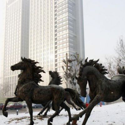 公园飞奔的马群动物铜雕
