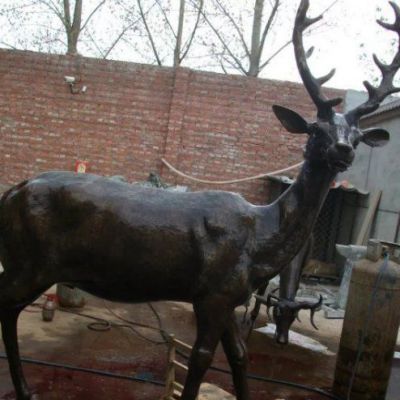 奔跑的梅花鹿公园动物铜雕的作用是啥？