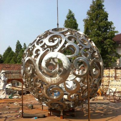 广场大型不锈钢镂空球景观雕塑