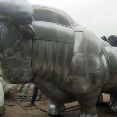 拓荒牛景观雕塑是怎么制作出来的?