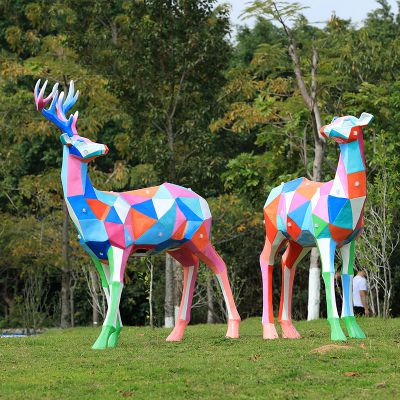 块面彩绘鹿玻璃钢雕塑-彩色几何面抽象动物雕塑