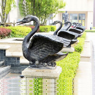 天鹅铜雕喷水喷泉-纯铜铸造公园水渠水景动物雕塑