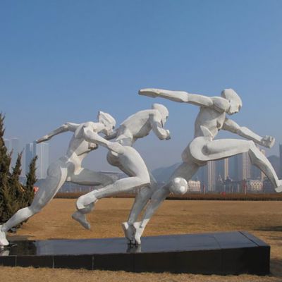 踢足球不锈钢运动雕塑