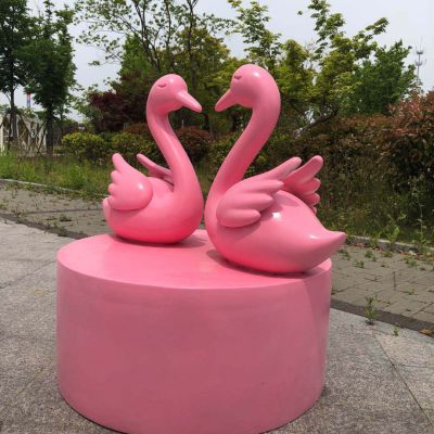 顽皮粉红豹雕塑系列之天鹅摆件