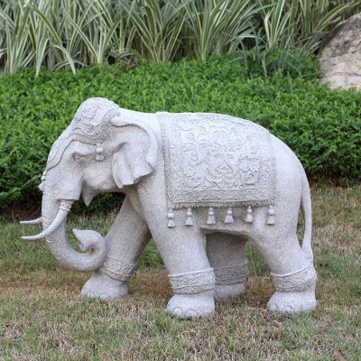中式石雕大象
