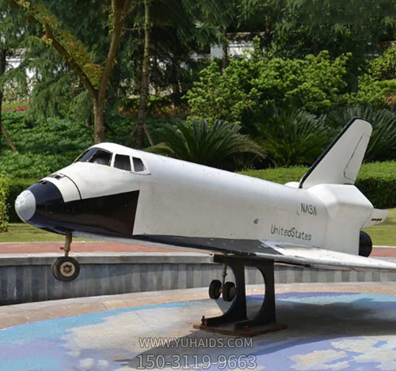 玻璃钢仿真大型公园户外飞机雕塑