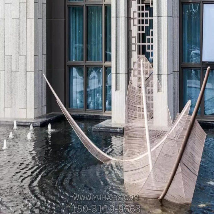 户外水景创意羽毛雕塑