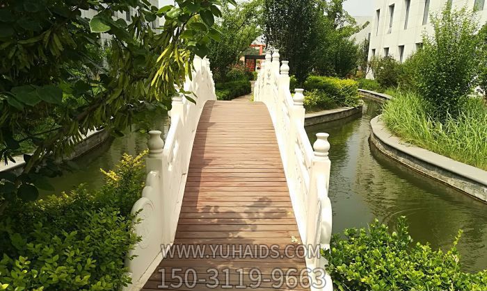 公园汉白玉石湖边拱桥雕塑