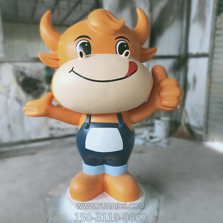 商场店铺玻璃钢卡通小牛雕塑