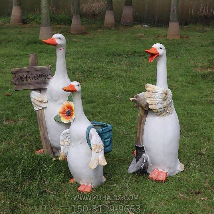 玻璃钢仿真户外公园鸭子雕塑