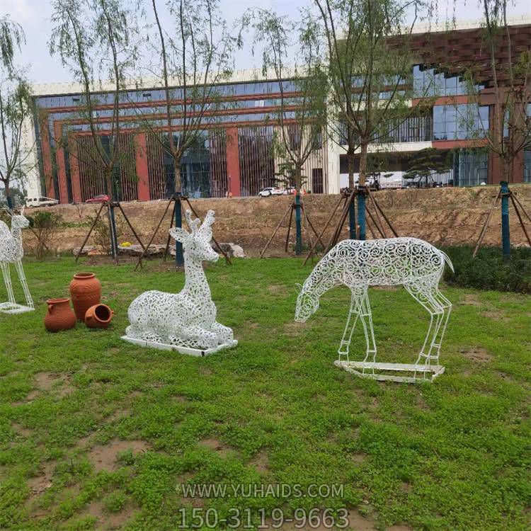 不锈钢抽象镂空发光照明梅花鹿雕塑