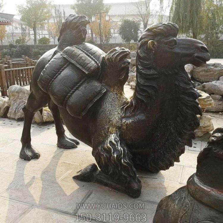 广场园林户外草坪创意铜雕跪下的骆驼雕塑