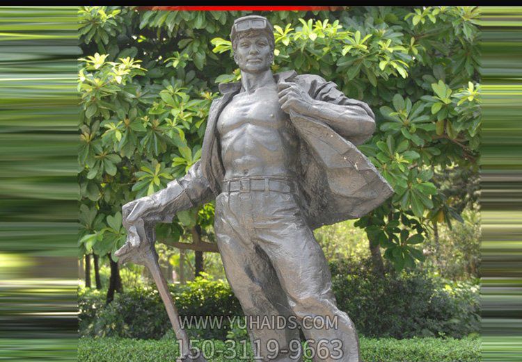 景区创意不锈钢休息的工人雕塑