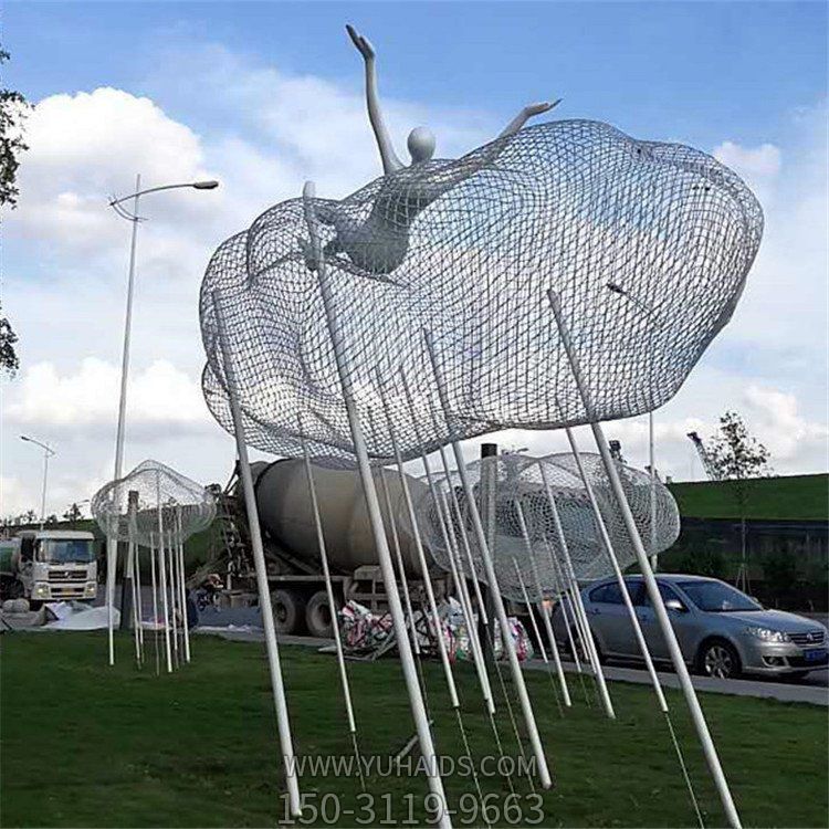 广场大型不锈钢镂空网格祥云摆件雕塑
