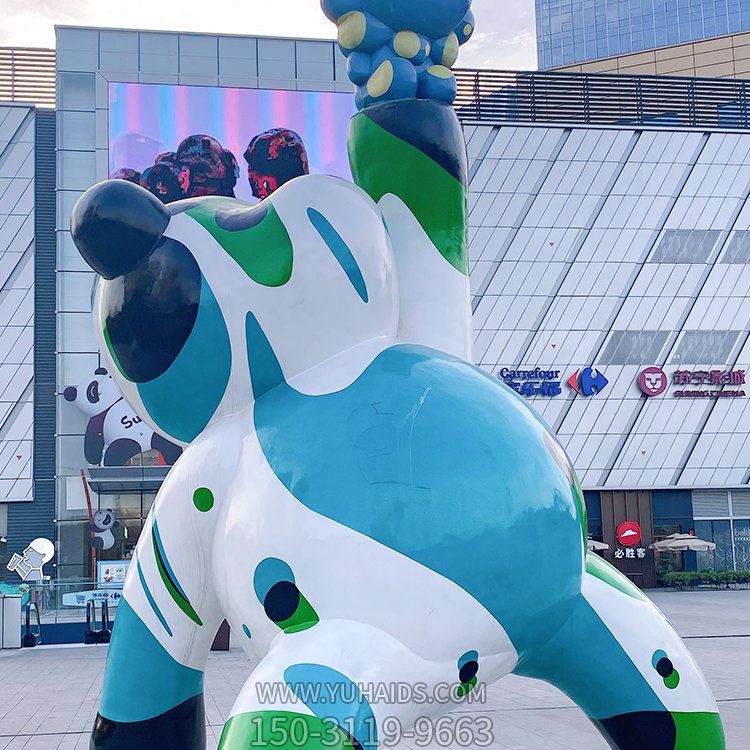 商业广场摆放玻璃钢大型彩绘卡通熊吉祥物雕塑